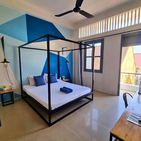 The Place Hostel Battambang Bagian luar foto